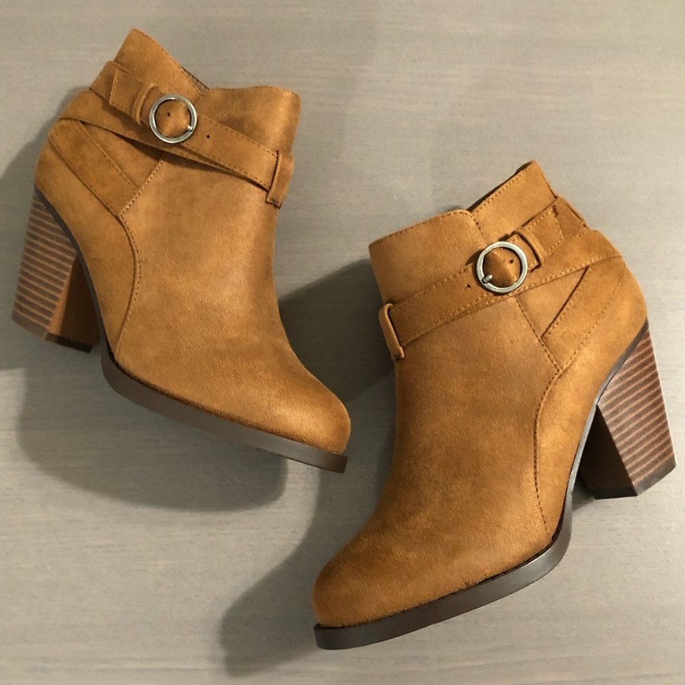 JUSTFAB 🍁 Freda Block Heel Ankle Bootie